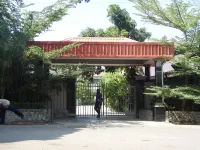 Renaissance LodgePlus Hotels near Loloata Island