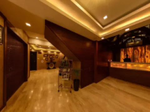 Clarks Inn Srinagar Hotels in Srinagar