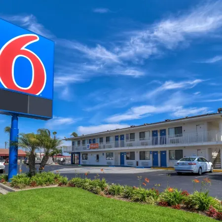 Motel 6 - Stanton, CA - Anaheim West Отели в г. Стантон