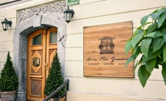 Apartments Hiša Pod Gradom