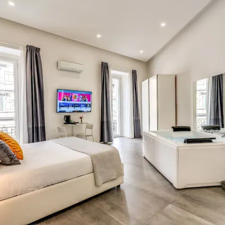 Gallery Suite Naples
