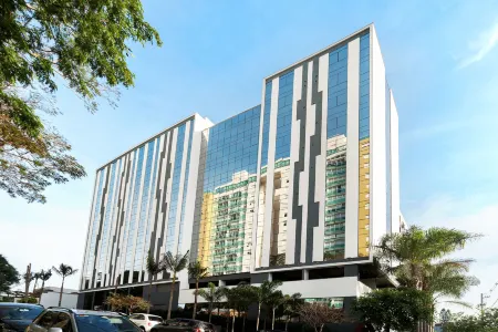 Hotel Laghetto Stilo Higienópolis Отели в г. Порту-Алегри