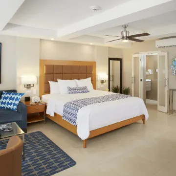 Divi Dutch Village Beach Resort Отели рядом с достопримечательностью «Пляж Палм-Бич»