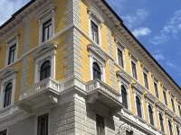 Seven Historical Suites Hotels near Barcola