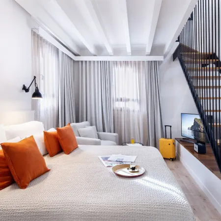Samaritana Suites Отели рядом с достопримечательностью «Торговый центр El Corte Ingles»