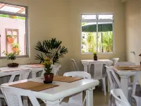 Pousada Pedra Rosa Hotels near Mole Beach
