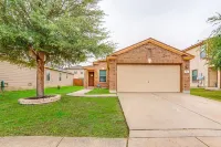 Comfortable near Lackland & Downtown/Easy access I35 Hotels near Southwest Legacy Stadium