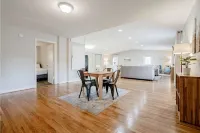 Mins to USC Hospital Zoo Columbia Duet-Unit B Hotels in Cayce