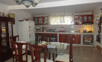 Room in Guest Room - Posada Green Sea Villa Helen Kilometer 4 Bypass
