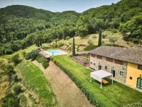 Tranquil Chianti Escape for 4 - Wifi