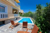 Pansion Tina - Pools