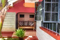 The Gladstone House - Homestays