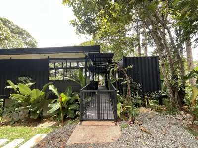 Casa Alba Hotels near Playa Matapalo