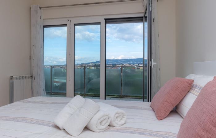 Buarcos Sunset Apartment by Rent4All