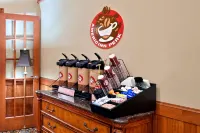 AmericInn by Wyndham Rhinelander - breakfast