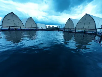 Floating Home in Reef Resort Unit 4 Hotels near Kaputian Beach