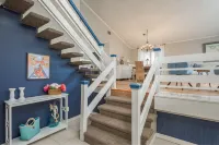 Great 6Br for All Ages/Heated Pool 5 Min to Beach by RedAwning