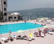 One to One Hotel & Apartments - piscina