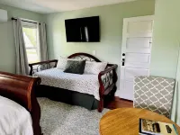 Hudson House Bed and Breakfast Hotels in Wheatland