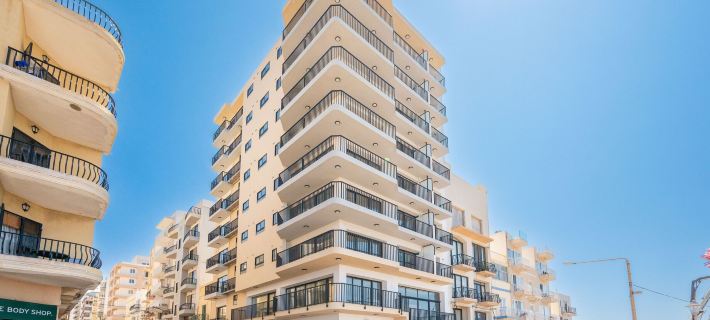 Islet Seafront Apartment Corner Terrace Hotele w: Bugibba