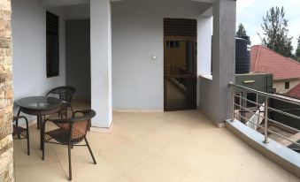 Room in House - Private Room with Jacuzzi in Kigali