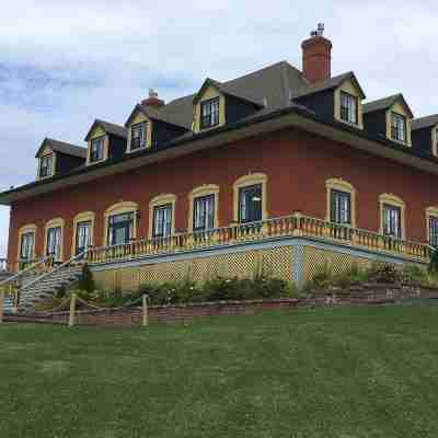 Auberge Chateau Lamontagne Hotel Exterior