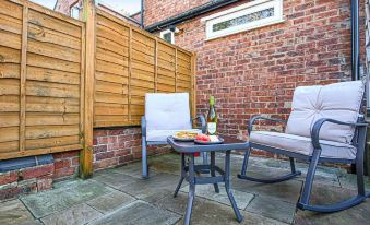 Host & Stay - Newington Road