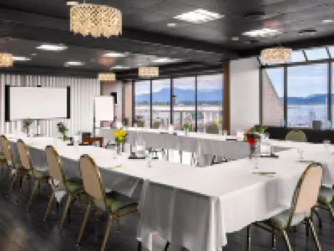 Oceanfront Suites at Cowichan Bay Hotels in Cowichan Bay