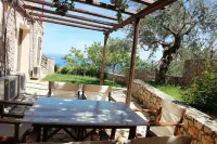Dio Guesthouses
