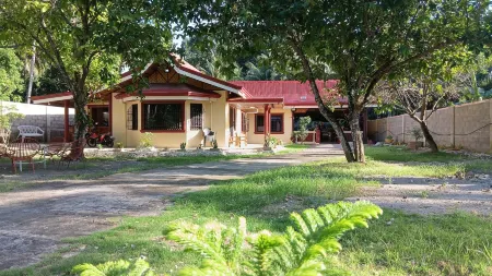 Jovick Homestay Отели в г. San Juan