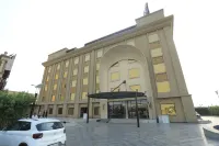 THE ROYAL VENETIAN Hotels near Plot No 2