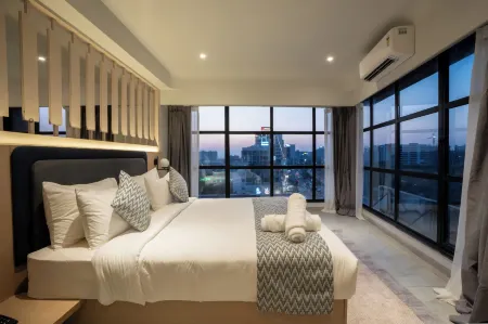 Hotel Bellevue Отели рядом с достопримечательностью «The Adalaj Stepwell»