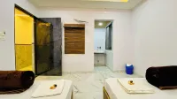 โรงแรมลักษมี พาเลซ แอนด์ เรสเตอรองต์