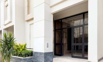 Ample & Artistic 2BDR Apt 5 min to CAI Airport
