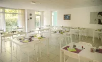 Residence le Royal Golf & Horse Hotels in Mooslargue