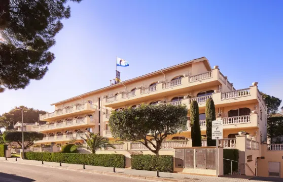 範德瓦爾克船歌酒店