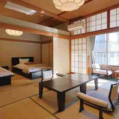 ホテル亀屋本店 Rooms