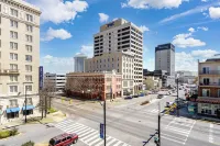 Stylish Kitchen and City Views - Elegant Urban Retreat
