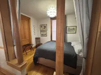 Charming Duplex by Bottleworks Mass Ave in Historic neighborhood