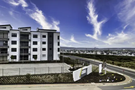 Nivica Lifestyle Living 18, Langebaan, 4-Sleeper