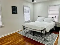 Charming Downtown Getaway