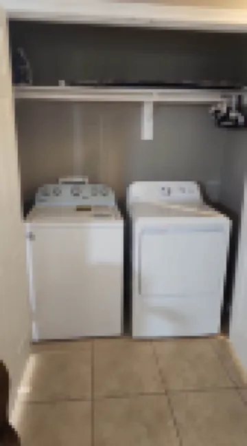 靠近大學的兩卧室公寓