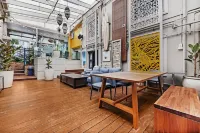 London Plane Backpackers Hotels in Rushcutters Bay