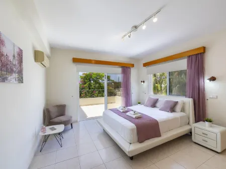 Meneou Seaside Mansion 7