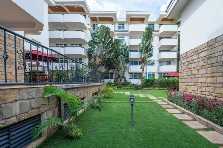 Roma Court Serviced Apartments Отели рядом с достопримечательностью «Университет Найроби»