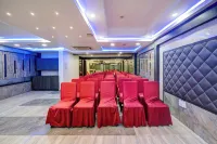 Treebo Riddhi Paradise - 15 Mins from Airport