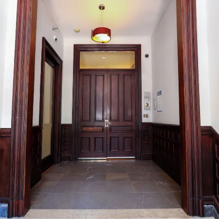 Maverick Suites at 245 Newbury St