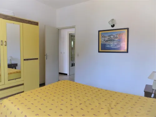 Large Air-Conditioned Apartment on a Breeding Estate.  Exceptional Panorama.