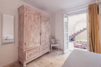 House with 1 king size bedrooms - 5 minutes walk from the sea (St. Vincent)