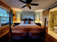 Great View/Great Location/Hot Tub